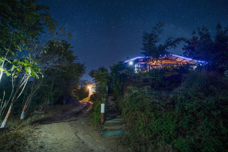Lahermitage Resort image