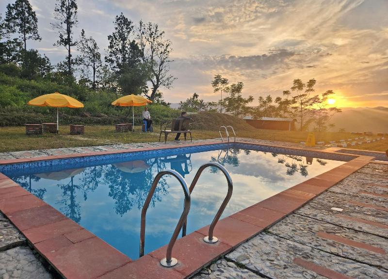 Lahermitage Resort image