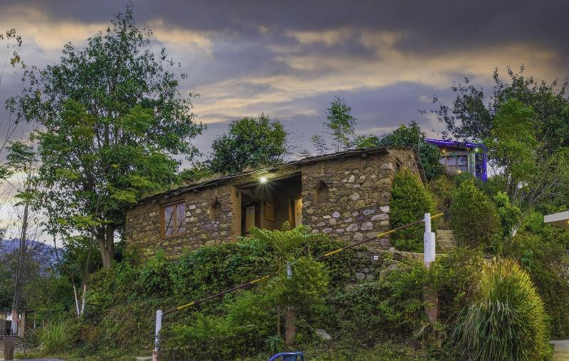 Lahermitage Resort image