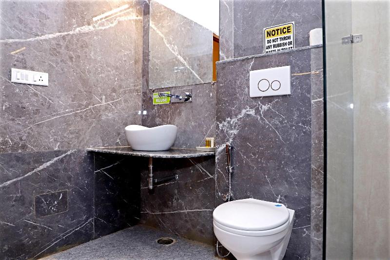 Lahermitage Resort image