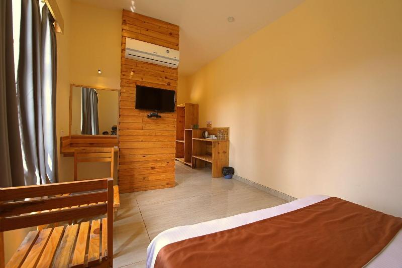 Lahermitage Resort image