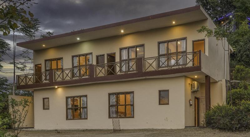 Lahermitage Resort image