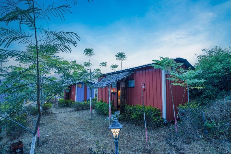 Lahermitage Resort image