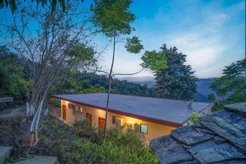 Lahermitage Resort image