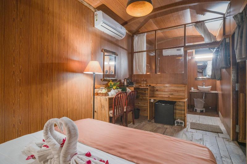 Lahermitage Resort image