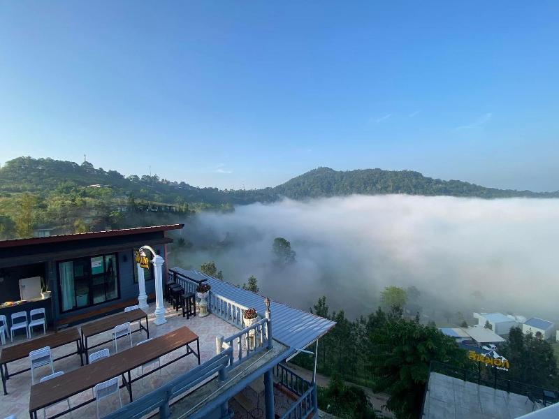 Seemok Resort image