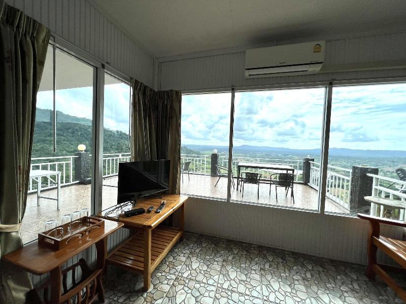 Seemok Resort image