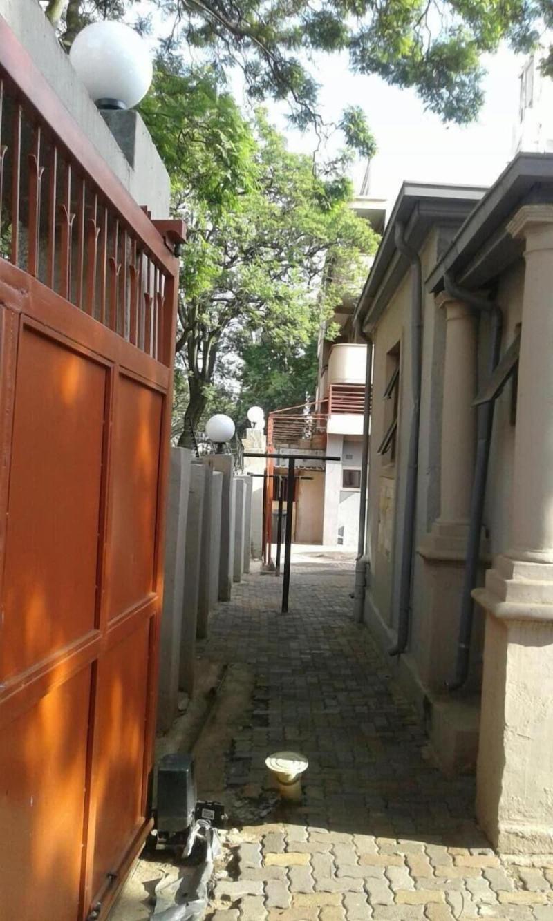 Royal Crown Guesthouse image