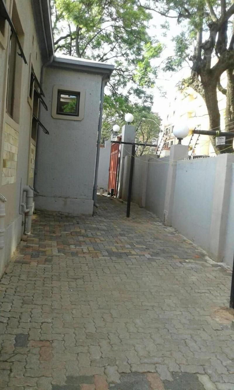 Royal Crown Guesthouse image