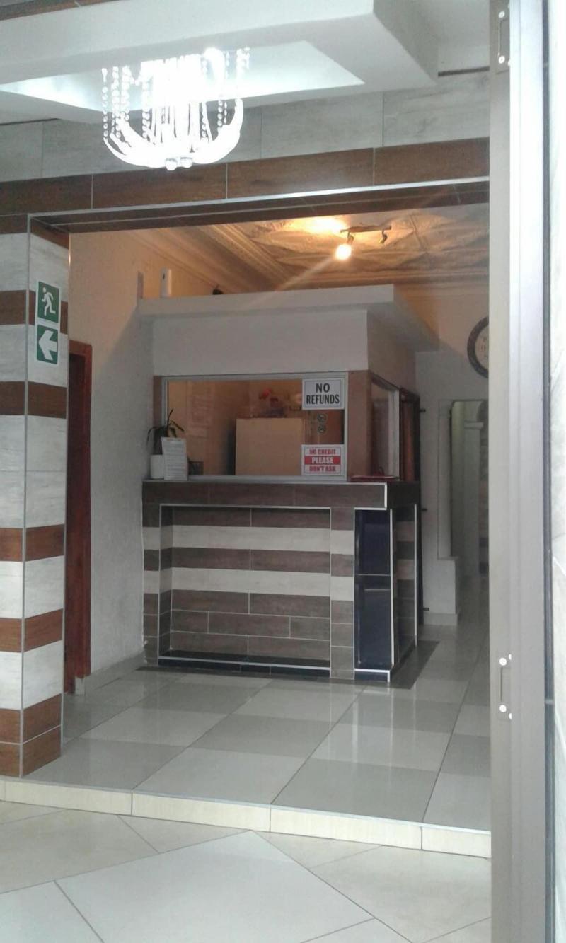 Royal Crown Guesthouse image