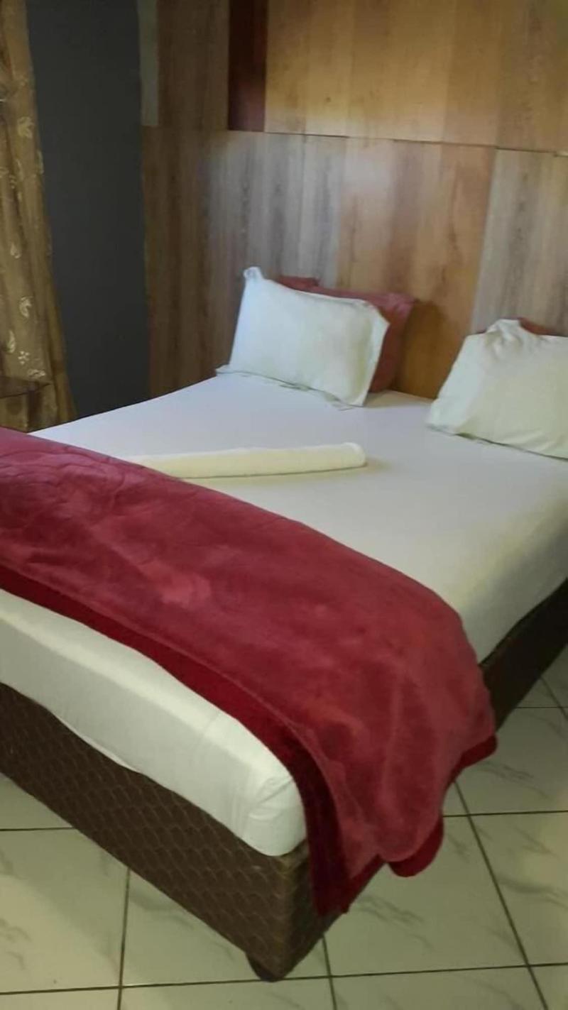 Royal Crown Guesthouse image