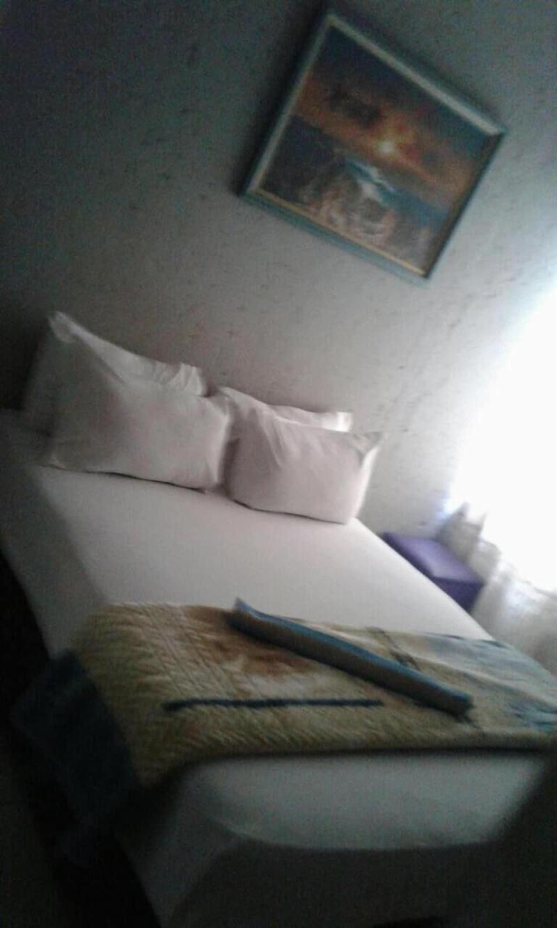 Royal Crown Guesthouse image