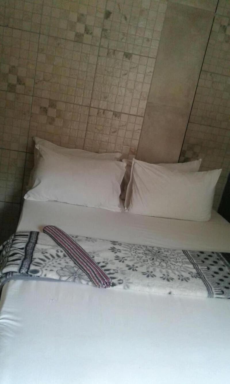 Royal Crown Guesthouse image