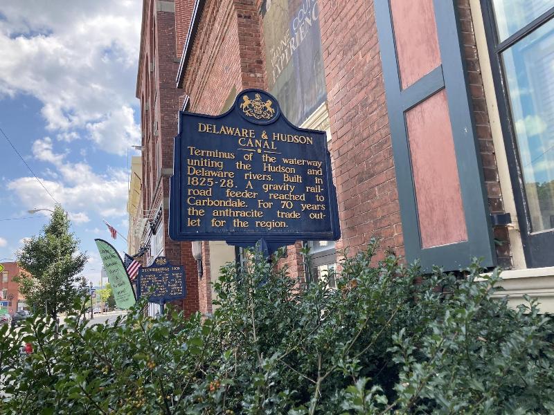 Wayne Inn image