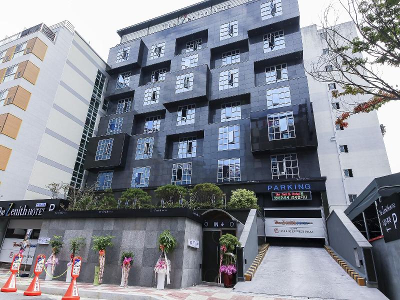 The Zenith Hotel image