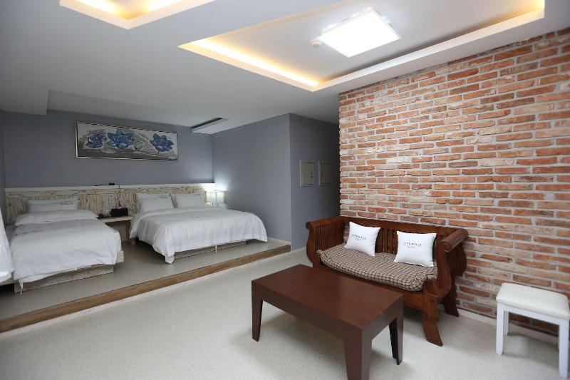 Opera 21 Hotel image