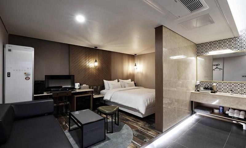 Gracias Hotel Gimhae image