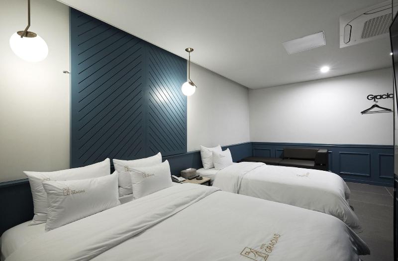 Gracias Hotel Gimhae image