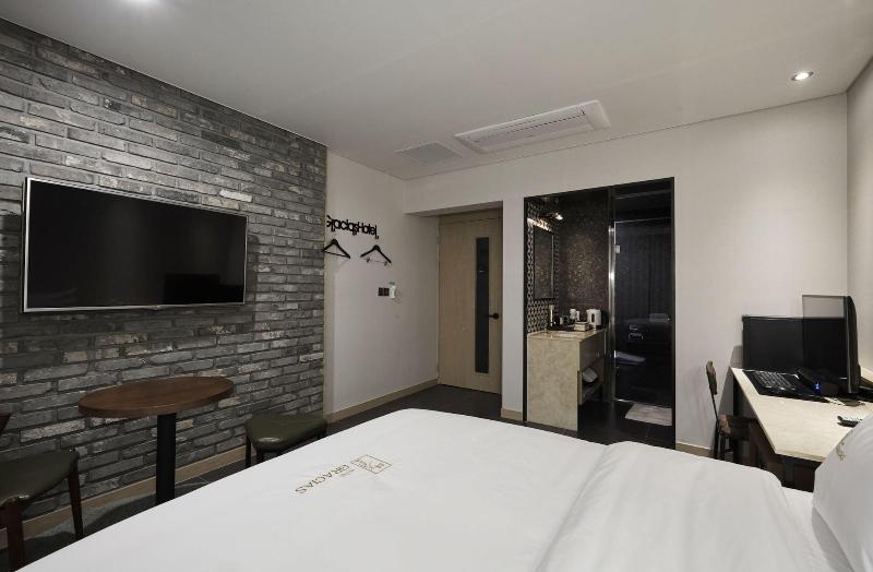 Gracias Hotel Gimhae image