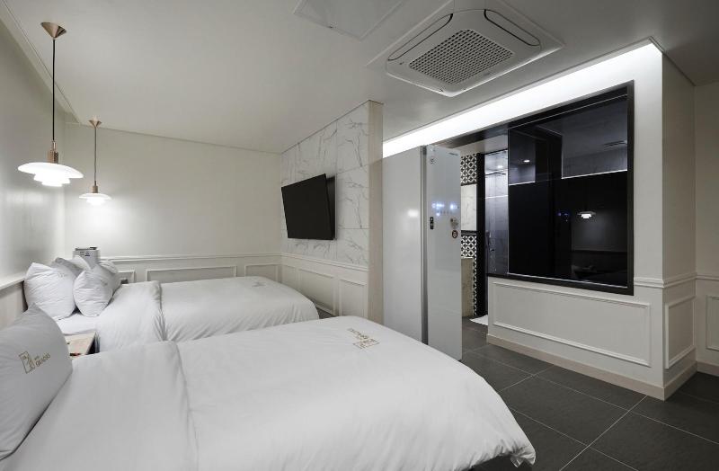 Gracias Hotel Gimhae image