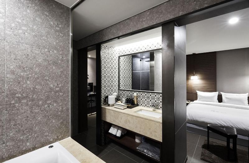 Gracias Hotel Gimhae image