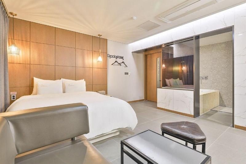 Gracias Hotel Gimhae image