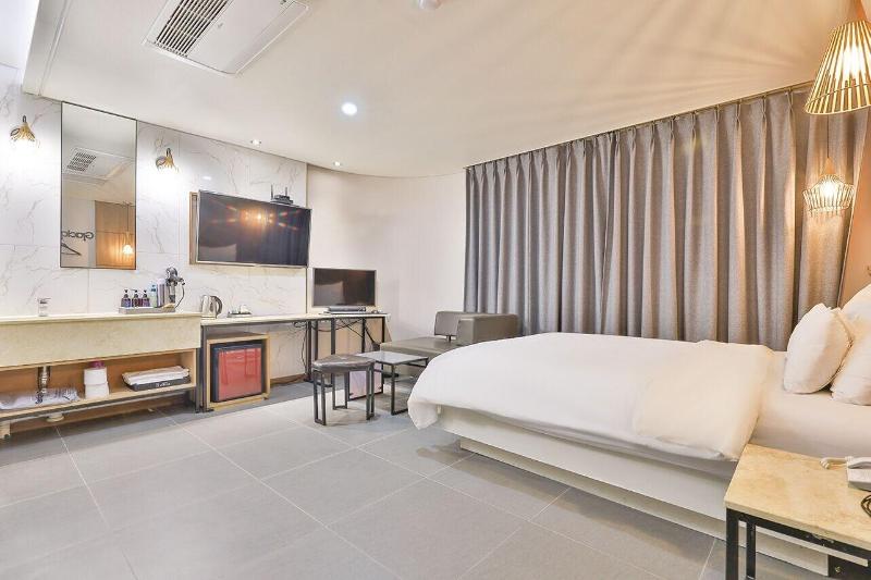 Gracias Hotel Gimhae image