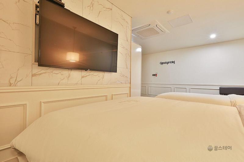 Gracias Hotel Gimhae image