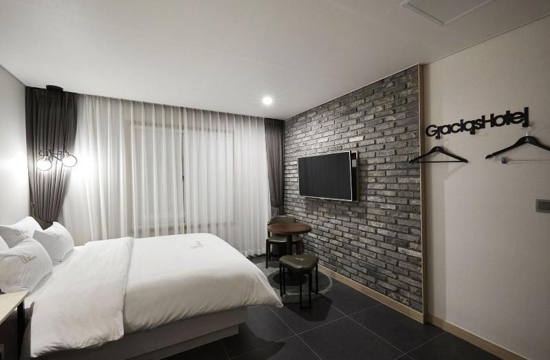 Gracias Hotel Gimhae image