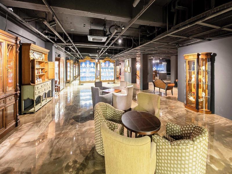 Adonis Hotel image