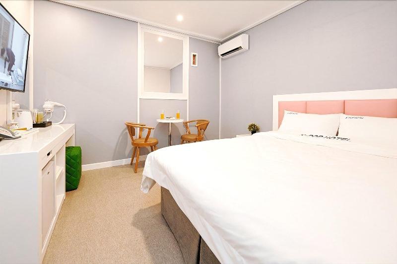 K-Pop Hotel image