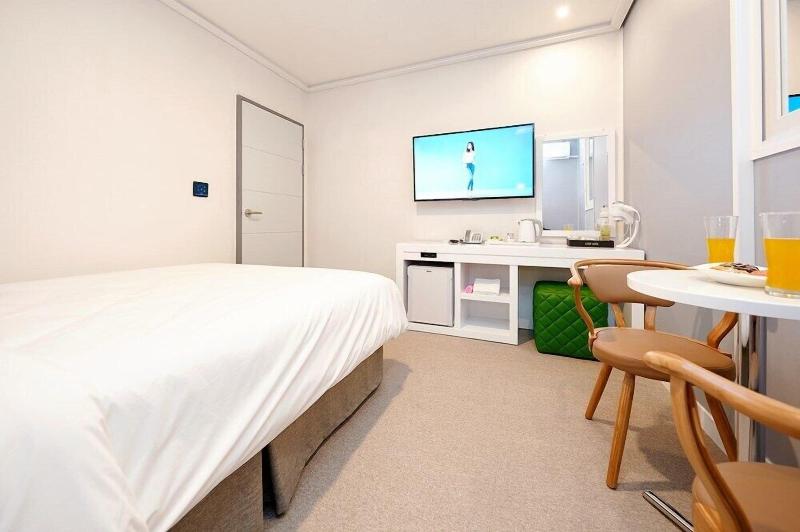 K-Pop Hotel image