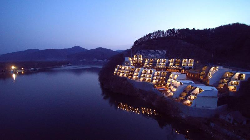 W Jiwoo Resort image
