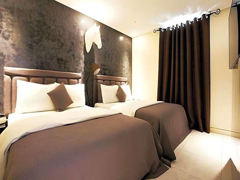 Hotel Banwol image