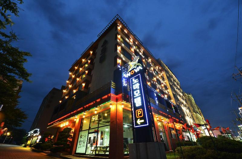 Nova Motel image