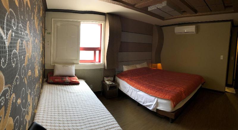Public Hotel image