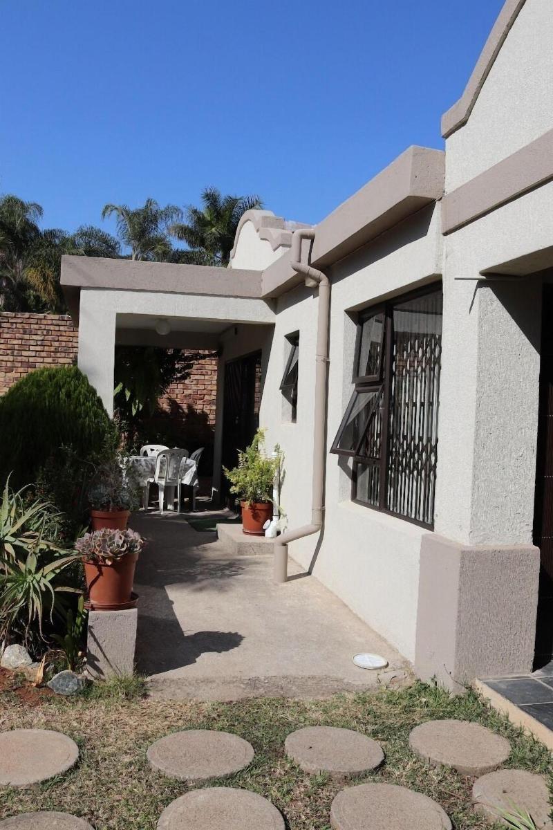 A Pousada Guesthouse image