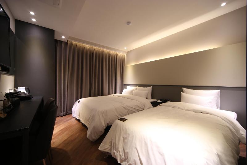 Hotel Frenchcode image