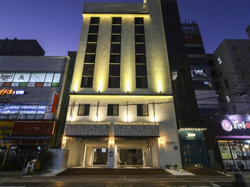 Hotel Frenchcode image