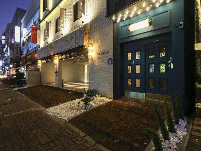 Hotel Frenchcode image