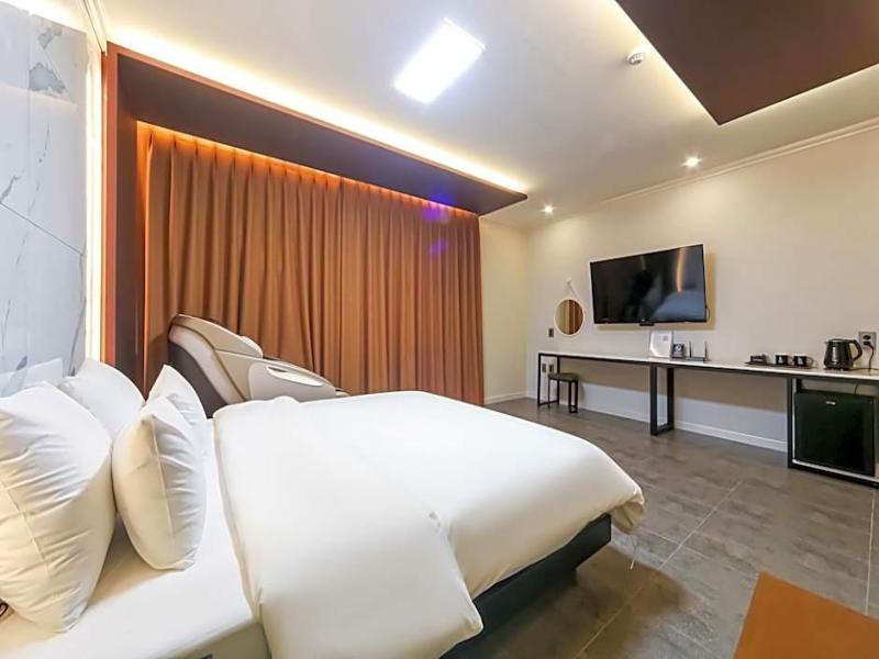 Bestie Hotel image