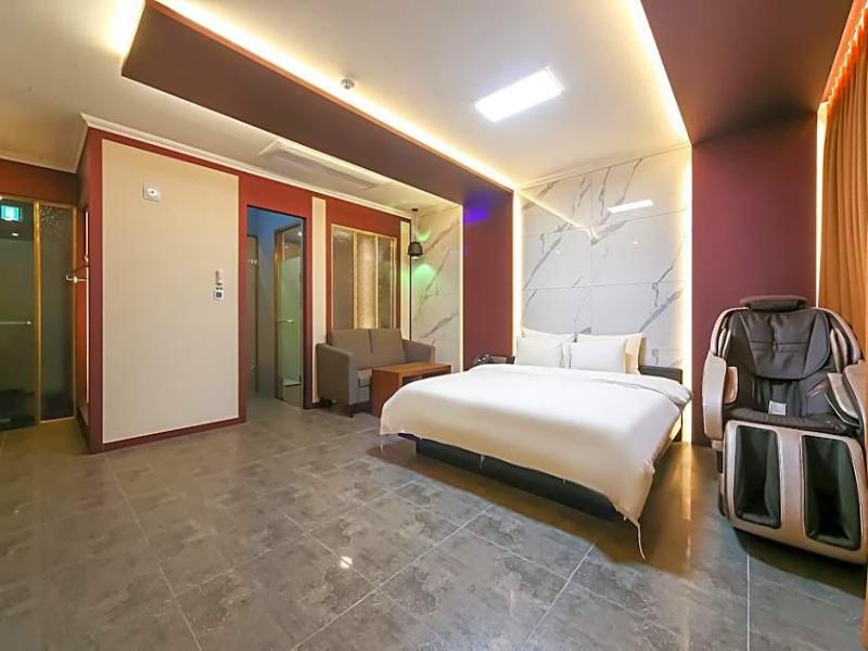 Bestie Hotel image