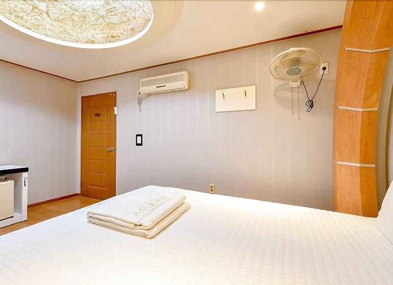 Cc Motel image
