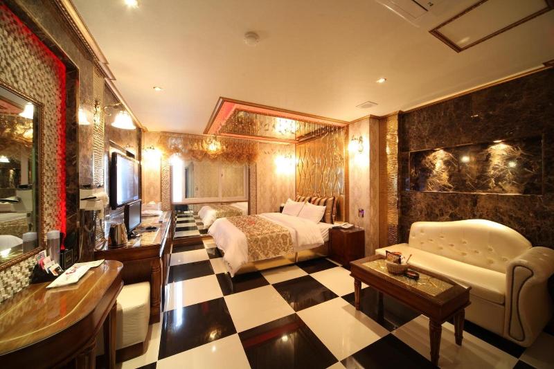 Esia Hotel image