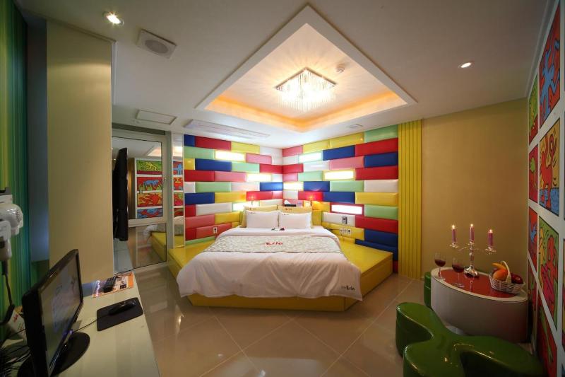 Esia Hotel image