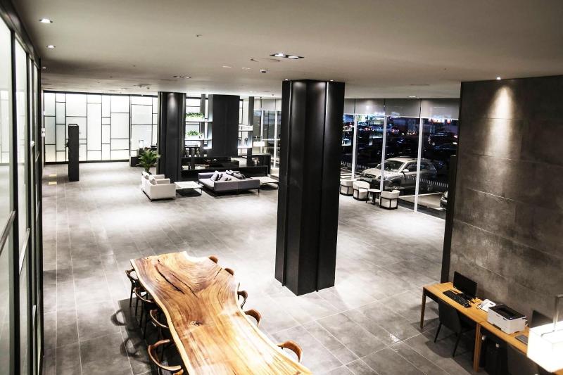 Sky View Hotel image