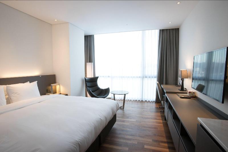 Sky View Hotel image