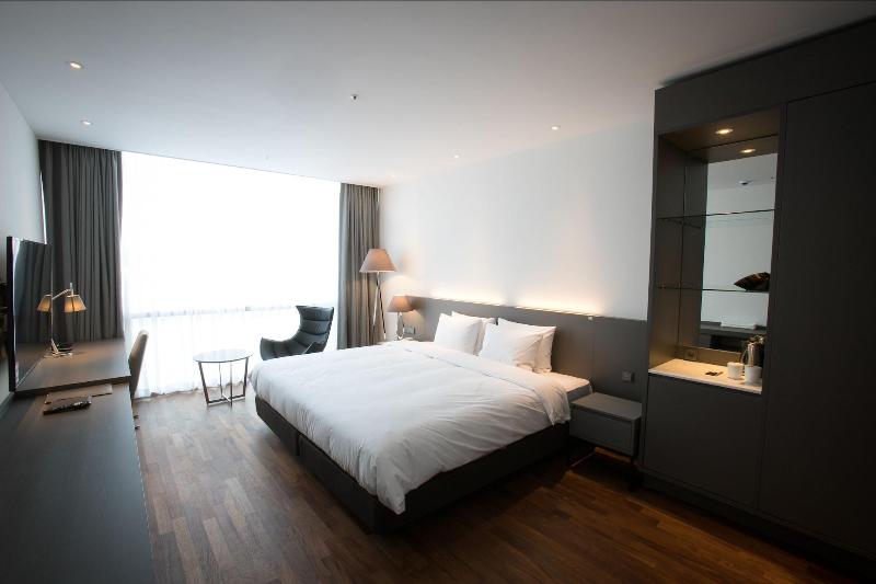 Sky View Hotel image