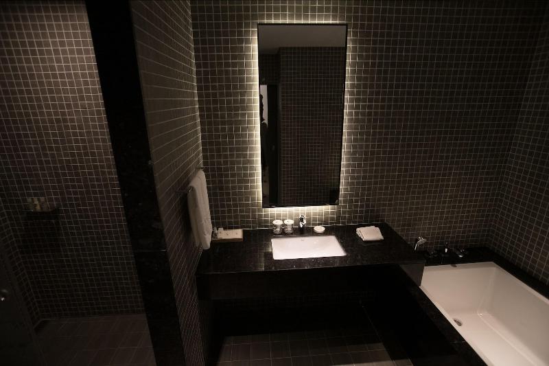Sky View Hotel image