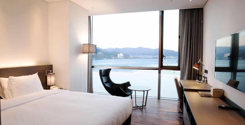 Sky View Hotel image